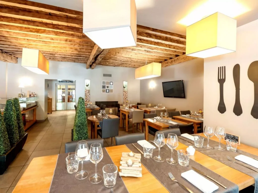 Décoration intérieure — restaurant cuisine du terroir Tarare